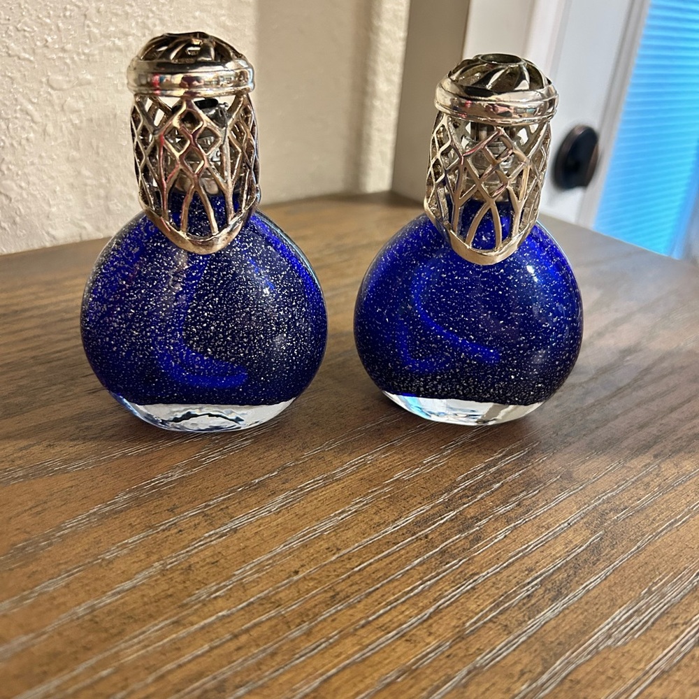 Elegant Blue Glass Parfume Diffusers